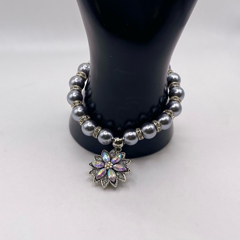 Silver Pearls Snap Bracelet with Iridescent Flower 18mm snap! SEE VIDEO! 🌻🌻🌻 - Picture 8 of 13